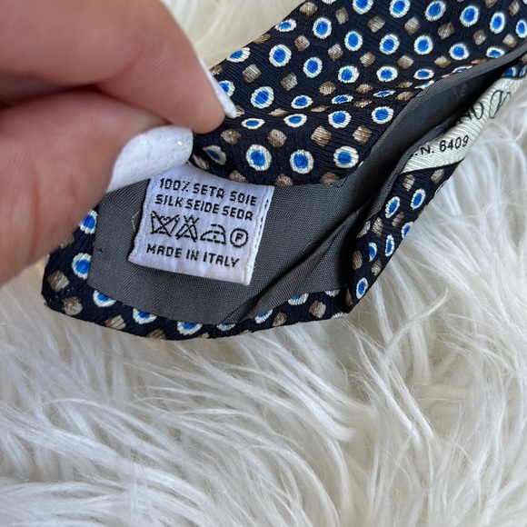 VALENTINO Polka Dot Luxury Tie 100% Silk - Picture 4 of 6